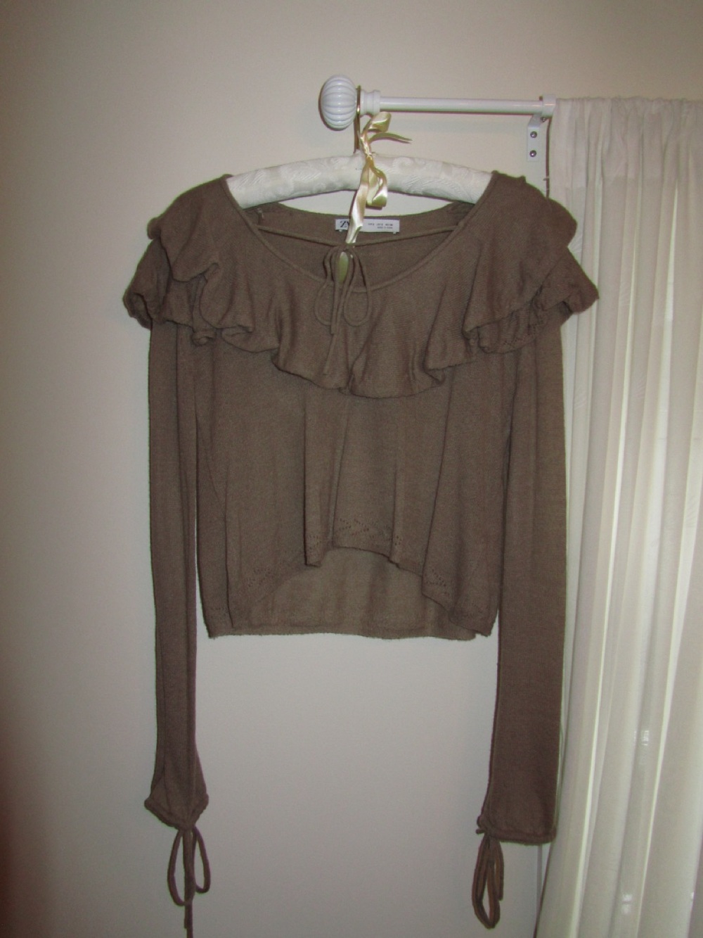 Women’s Ruffle-Trim Brown Long Sleeve Top